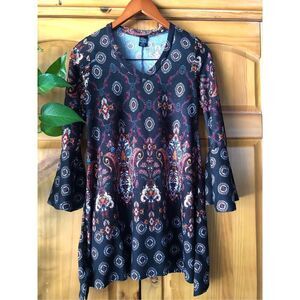 Win Win Flare Bottom Tunic Top Size M